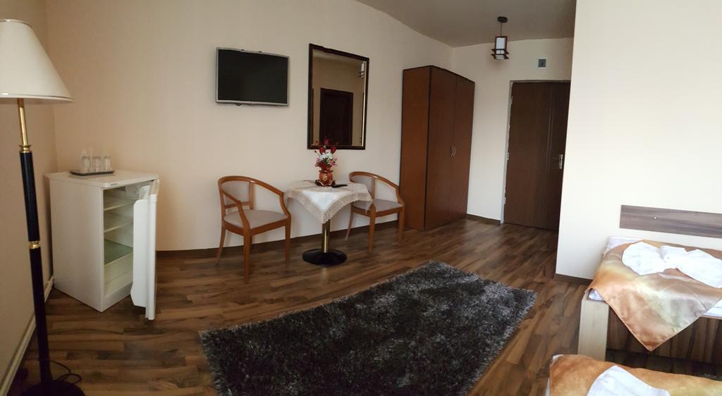 Отель Casa Alex Тыргу-Жиу Номер фото